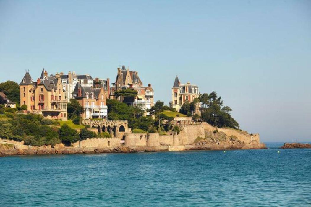 Rosa*Studio *Belle Vue Mer*Dinard* Buitenkant foto